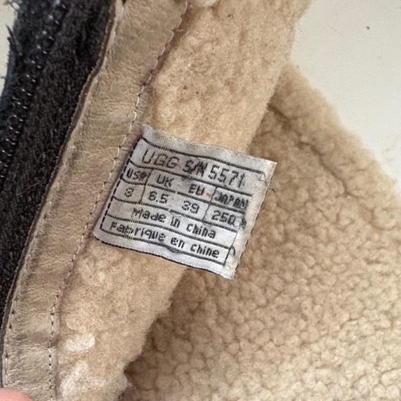 UGG Black Leather Boots with Cream Shearling - Picture 6 of 9